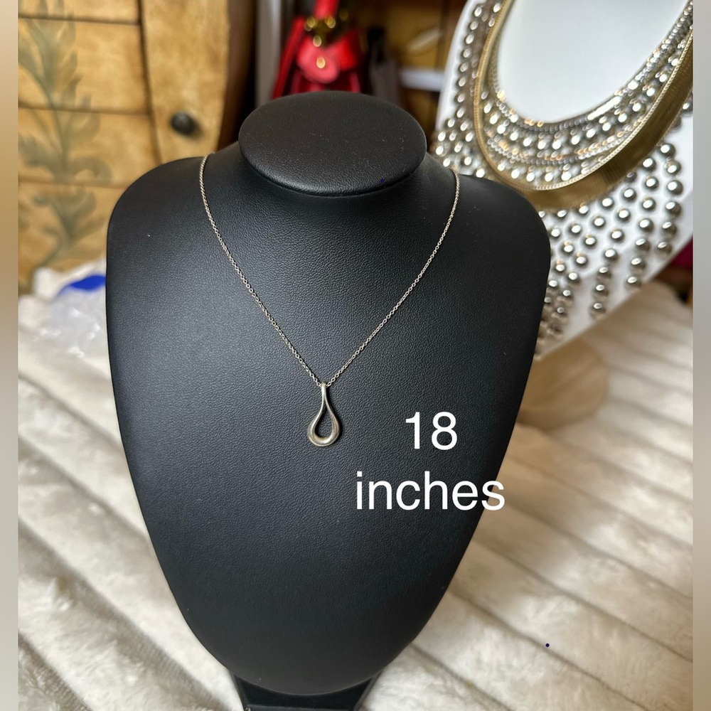 Tiffany & Co. Elsa Peretti Teardrop‎ Pendant Necklace 18” Sterling Silver